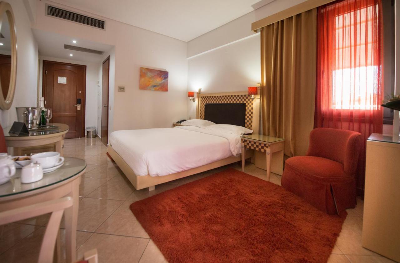 Premier Agrinio Heart Hotel Exterior foto
